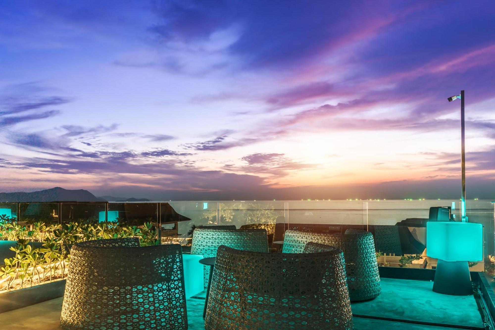 Cross Vibe Pattaya Seaphere Na Chom Thian Exterior foto