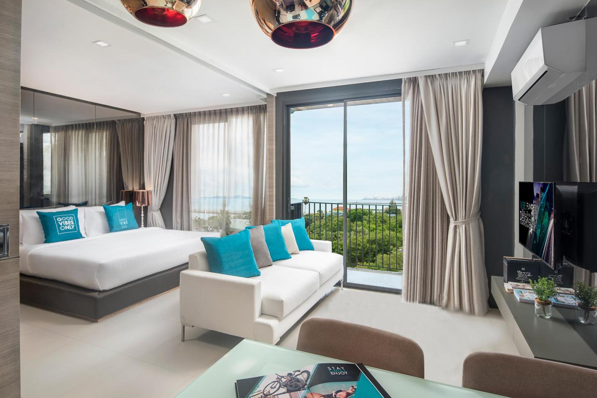 Cross Vibe Pattaya Seaphere Na Chom Thian Exterior foto